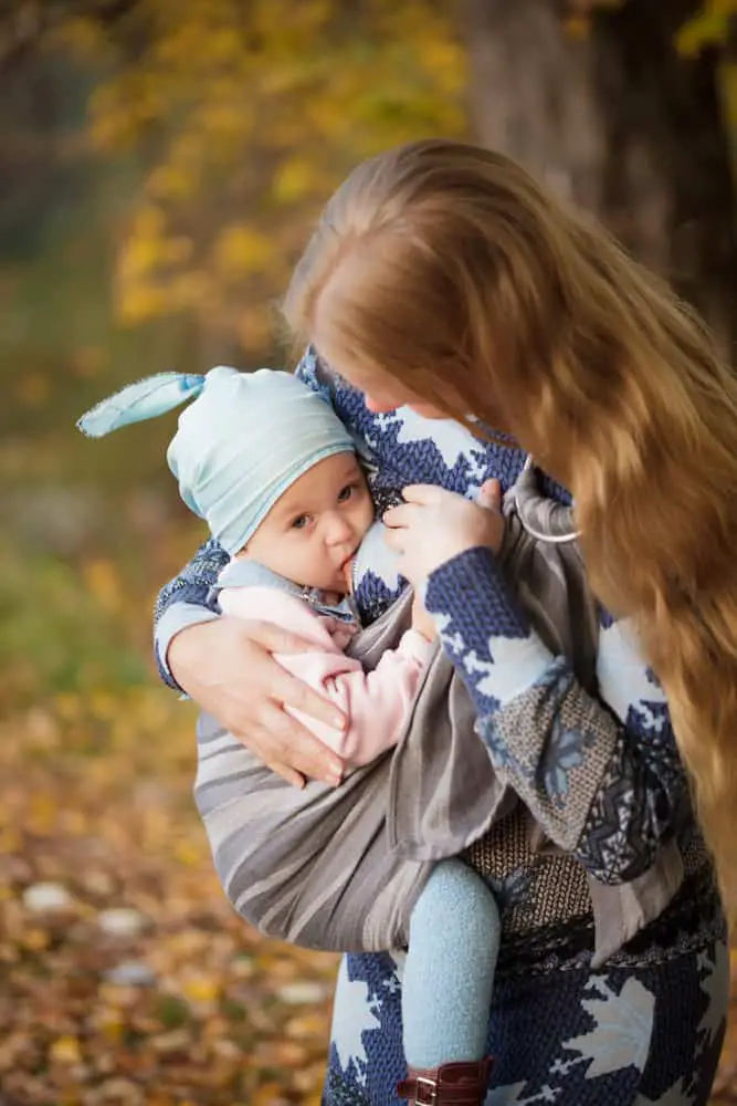 How to Confidently Choose the Best Baby Carrier For Breastfeeding