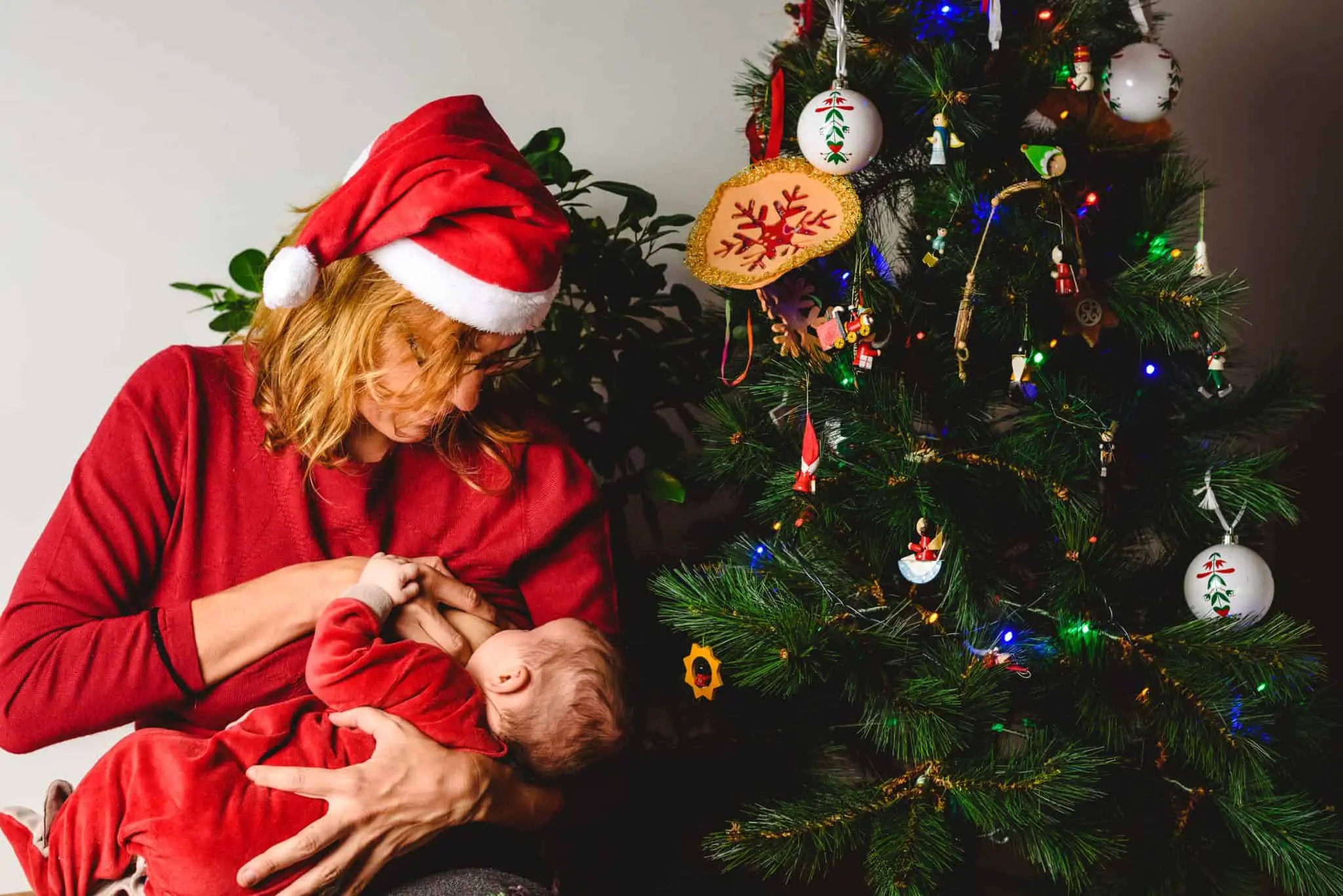 11 Tips For Breastfeeding During The Holidays That Will Save Your Sanity